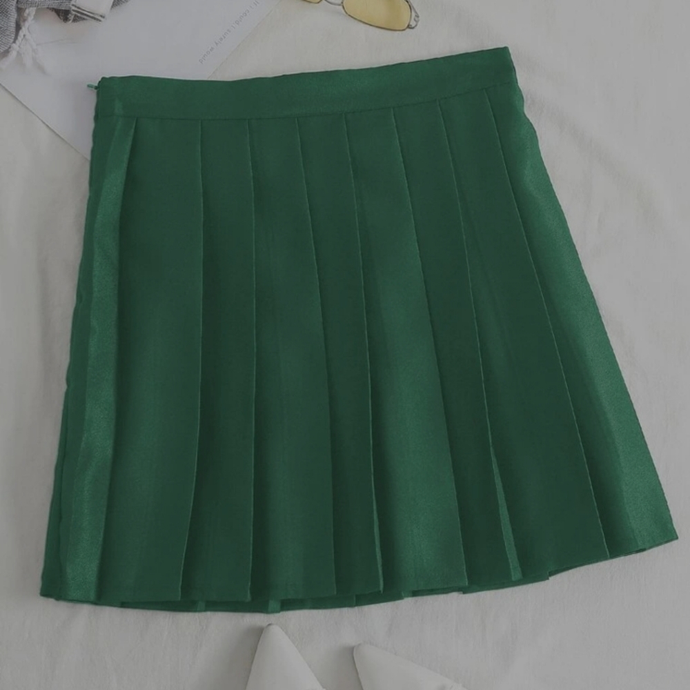 Pleated hem minu skirt